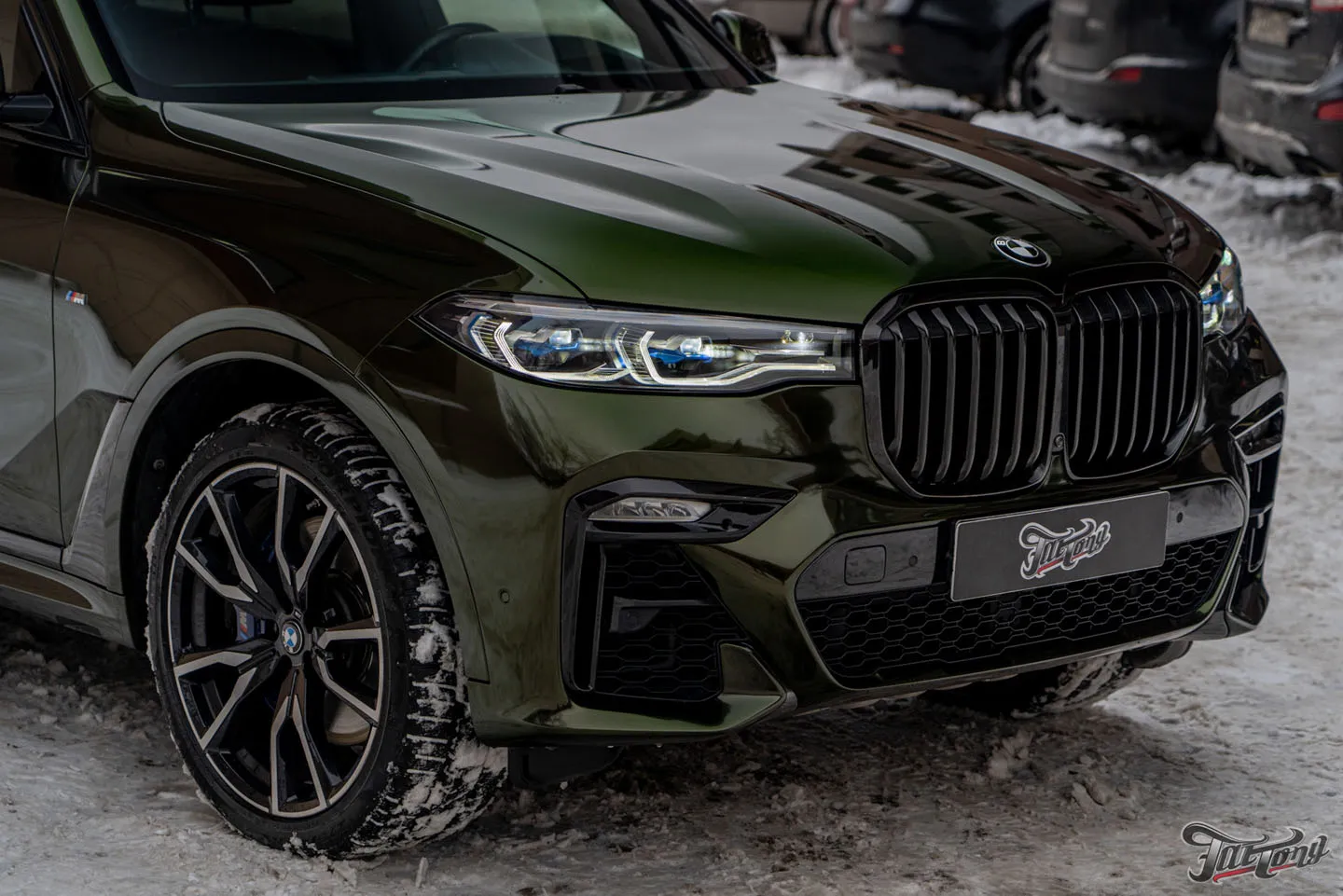 Фирменный Шиномонтаж на вибростенде для BMW X7 на оборудовании Hunter
